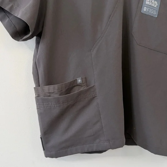 FIGS Ahsoka Wrap Scrub Top Limited Edition Star Wars Collection Size Medium - Picture 8 of 12